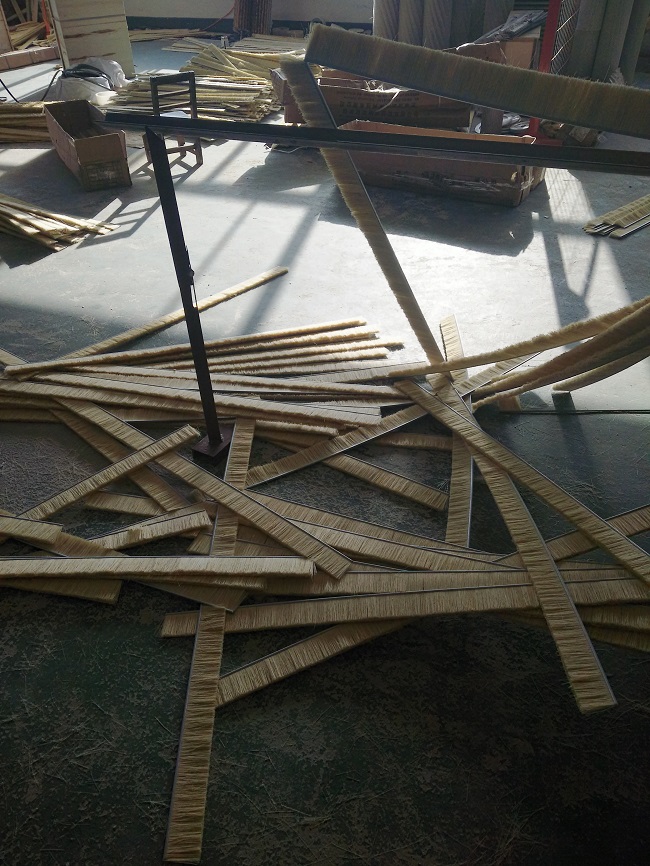 劍麻毛刷生產(chǎn)機械生產(chǎn)圖片